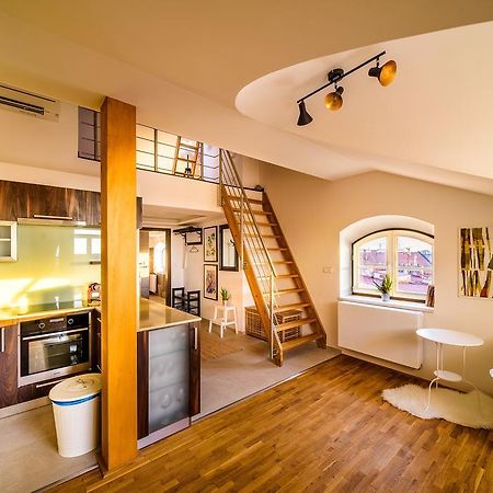 Rooftop Triplex Apartment In Centre ฮราเดตสคราโลเว ภายนอก รูปภาพ