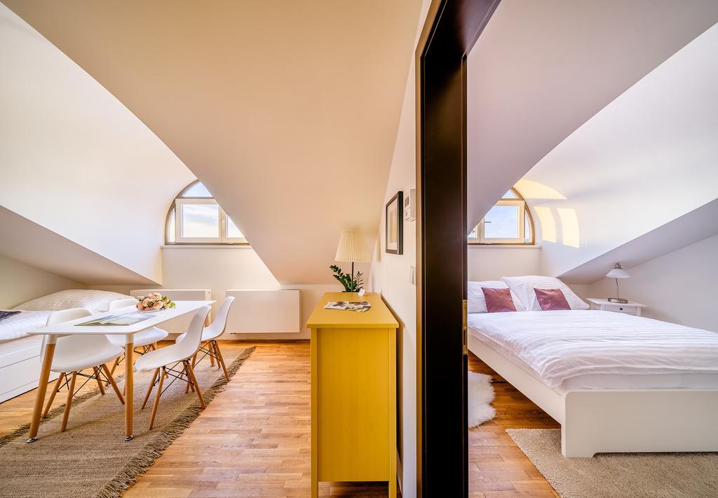 Rooftop Triplex Apartment In Centre ฮราเดตสคราโลเว ภายนอก รูปภาพ